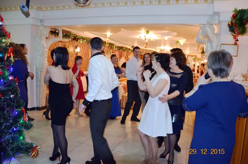 Дед Мороз и Снегурочка спешат к Вам на Праздник! 8